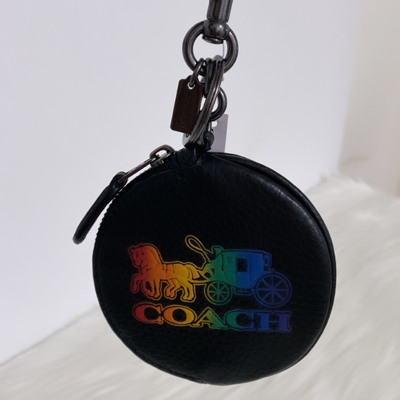 NWT💃Coach Circular Coin Pouch With Horse And Carriage - Picture 4 of 7